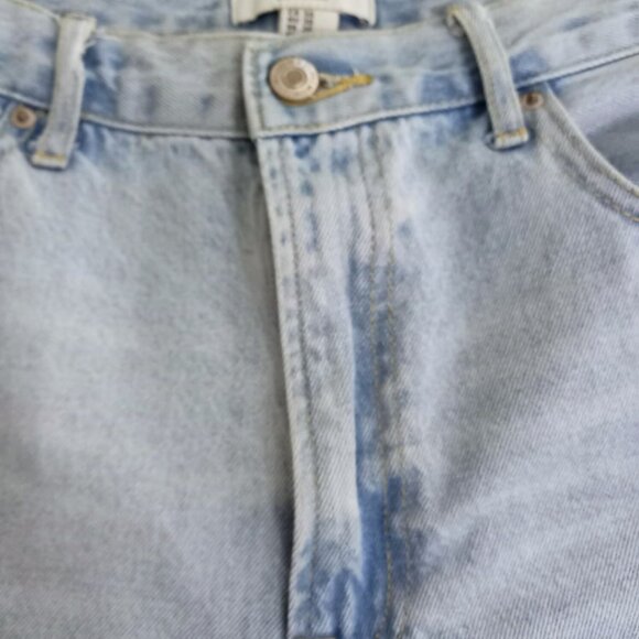 Forever 21 Light Wash Denim Shorts - Women’s Casual Cutoff High-Waisted Shorts, - Picture 7 of 11